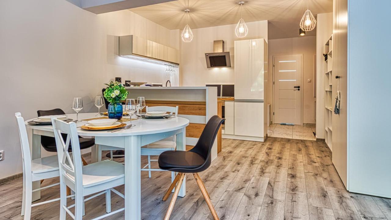 Apartamenty Centrum - Wyszynskiego 9 By Royal Aparts ชเวียราโดว์-สโดรยจ์ ภายนอก รูปภาพ
